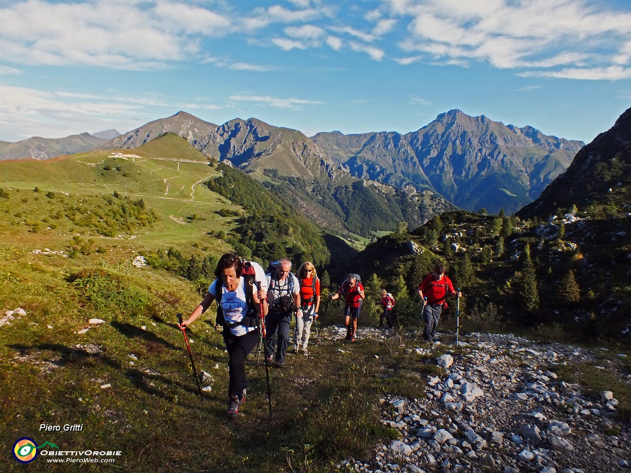 07 Dai Piani di Bobbio vista verso il Pizzo Tre Signori.JPG